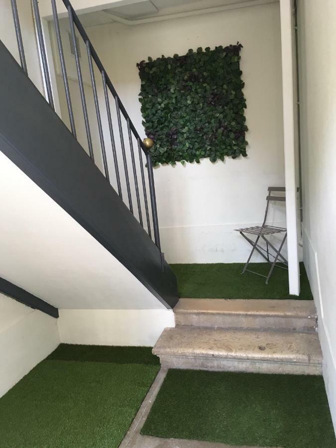 Appartements Le Cru Colbert Бон Экстерьер фото